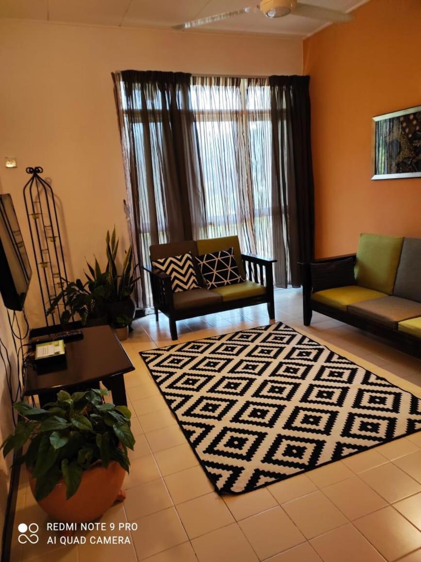 Jean Cleancomfy Near Apartemen
