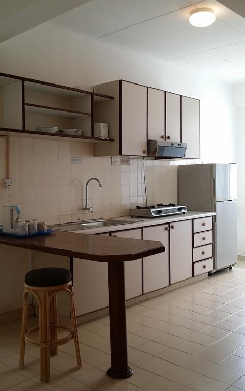 Jean Cleancomfy Near Apartemen