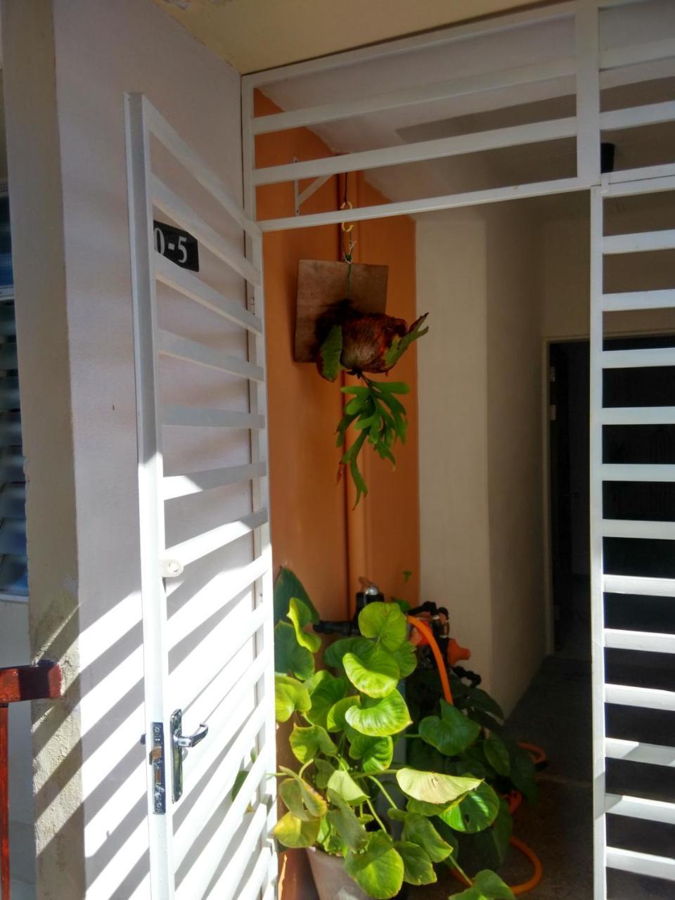 Jean Cleancomfy Near Apartment Batu Ferringhi